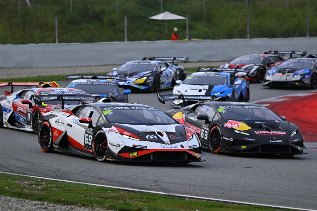 På Barcelona-banen kom én af konkurrenterne for tæt på Marco Gersagers Lamborghini.
(Foto: GM Motorsport DK Presse)